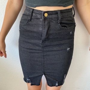 BLACK DENIM SKIRT